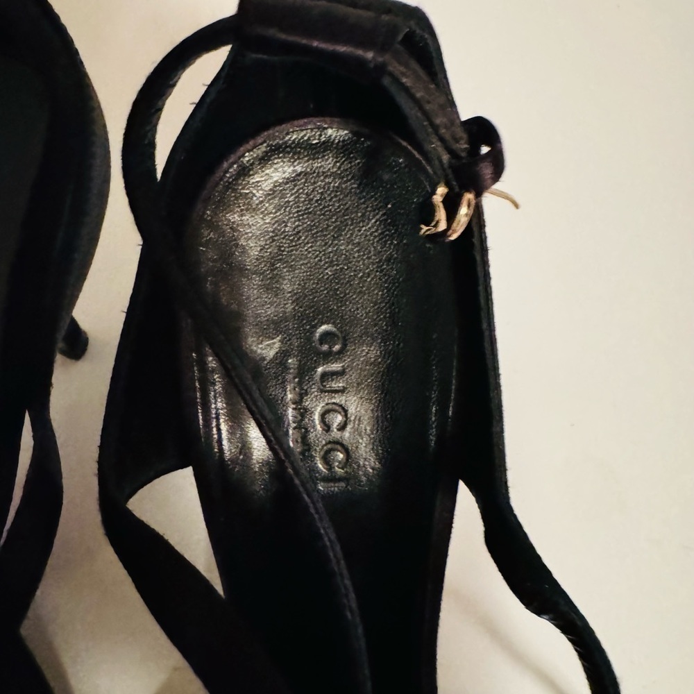 Gucci Black High-Heeled Sandals with T-Strap - Picture 7 of 10
